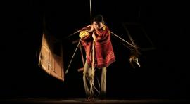 La compañía boliviana Teatro de los Andes presenta su obra 'En un sol amarillo. Memorias de un temblor' en Naves del Español