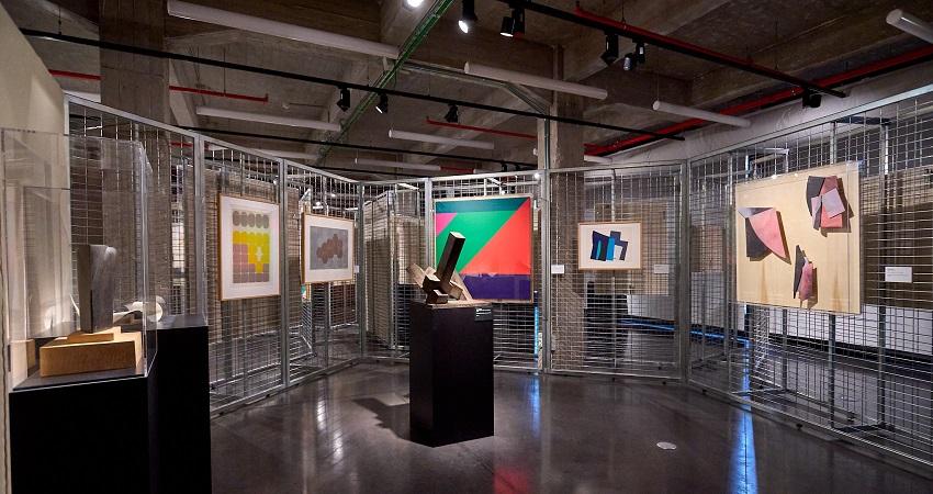'Historia y misterio de una colección: Museo de Arte Contemporáneo (MAC)' es una exposición que se puede ver en Serrería Belga©Fernando Tribiño-Madrid Destino