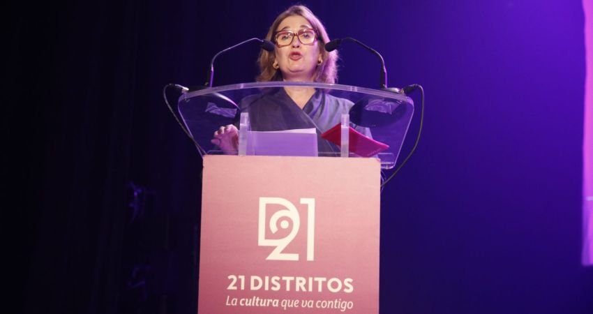 Rivera de la Cruz en la presentación de la programación de otoño de 21 DISTRITOS